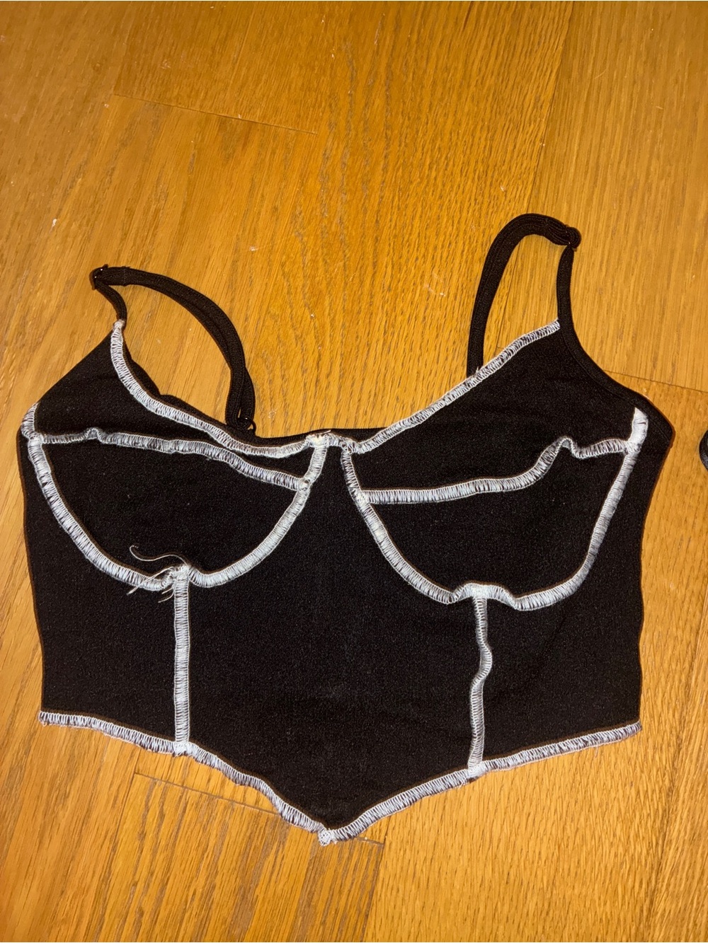 Suzette Collection Black Contrast-Stitch Cropped Tank Top Size M/L